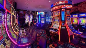 Responsible gaming message beside poker chips on 662 bet apk